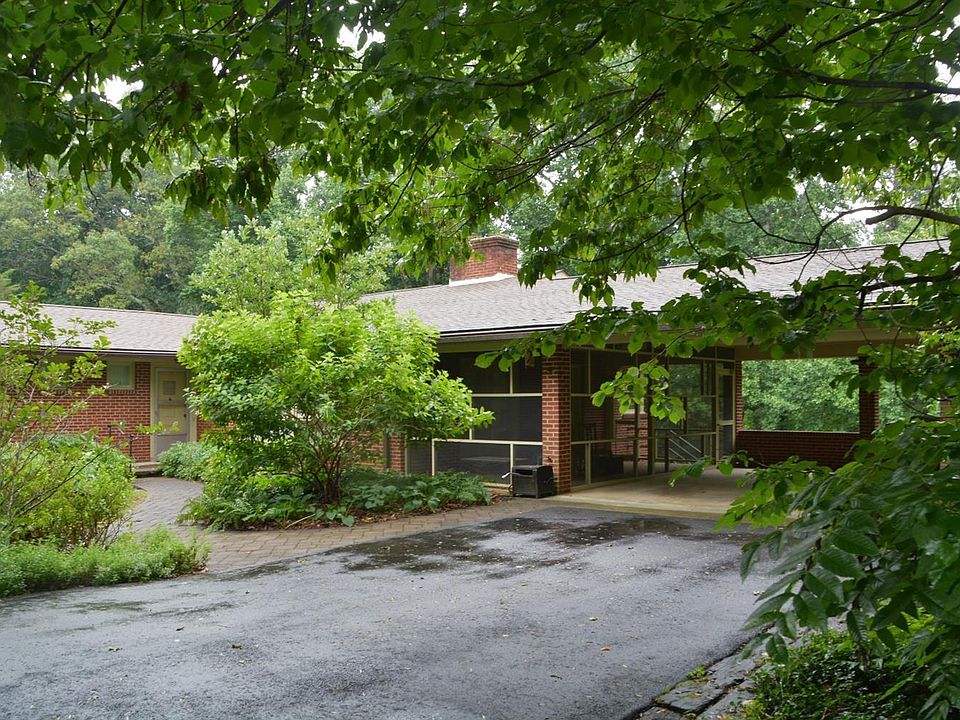 1st image of 2151 Laurel Ln