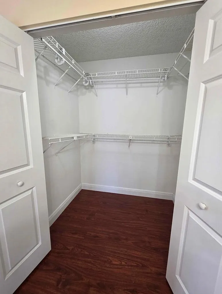 2 bed, 1218 sqft, $2,100 — Photo 4