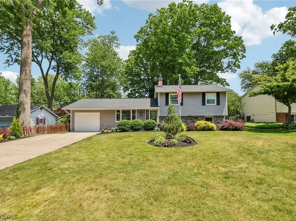 1797 Sandgate Rd, Madison, OH 44057