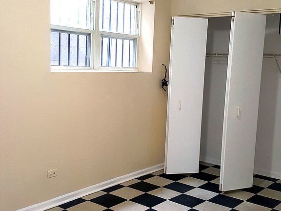 3rd image of 3328 W Le Moyne St #G