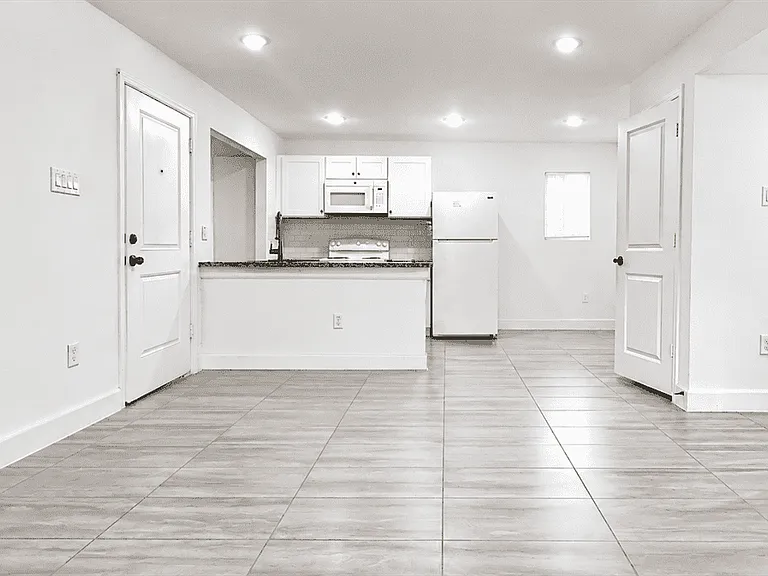 4404 Bellfort St #8 — Photo 4
