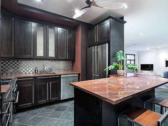 3rd image of 529 W 42nd St APT 7N