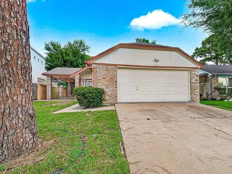 19942 Great Elms Dr — Photo 1