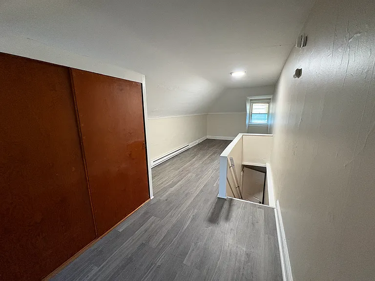 343 Charles St — Photo 15