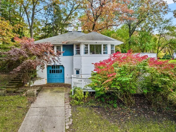 3007 Northmoor Trl, Michigan City, IN 46360