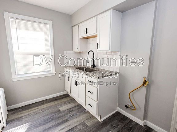 4th image of 2481 Noble Rd #B25