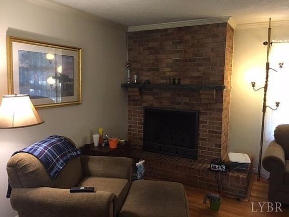 5th image of 145 Triple Oak Cir