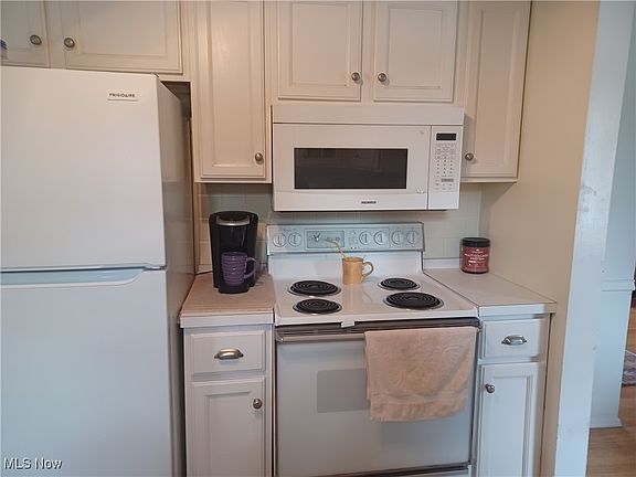 4th image of 3918 Longhill Dr SE