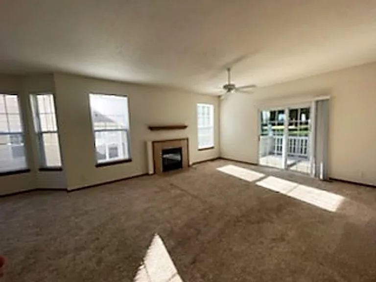 2519 Sandhutton Ave — Photo 2