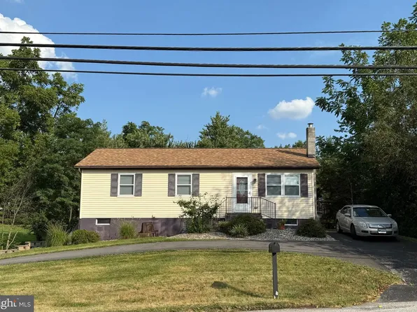 2856 W Canal Rd, Dover, PA 17315