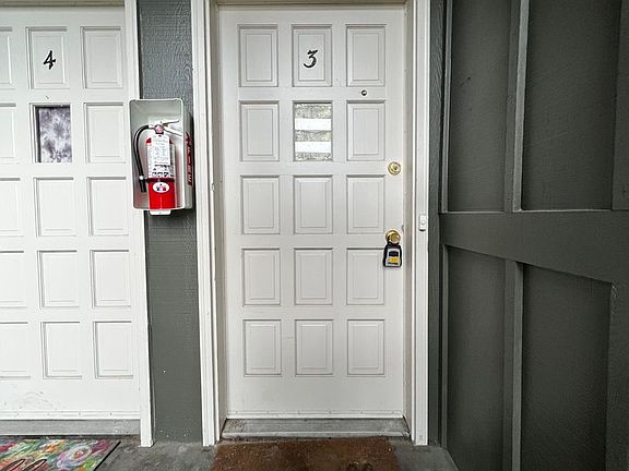 3rd image of 129 Dartmouth Trl #3
