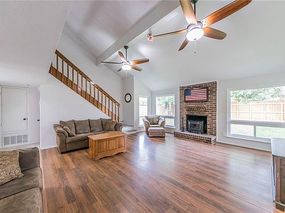 5th image of 4241 Claremont Dr