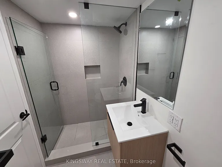 839 Miltonbrook Cres #BASEMENT — Photo 14