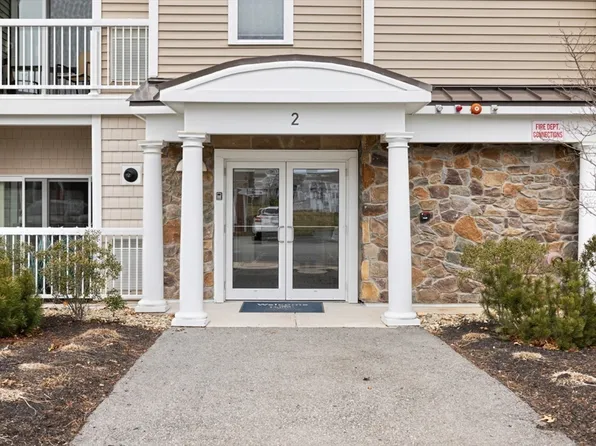 2 Francis Dr #210, Andover, MA 01810