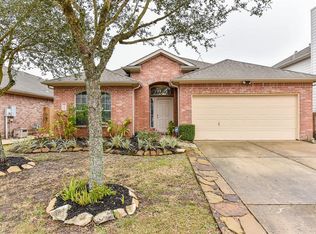 1029 Riverwood Dr, Dickinson, TX 77539