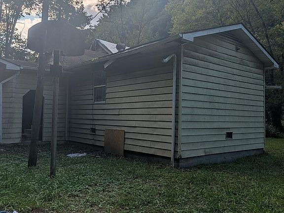 5th image of 7118 Deskins Rd