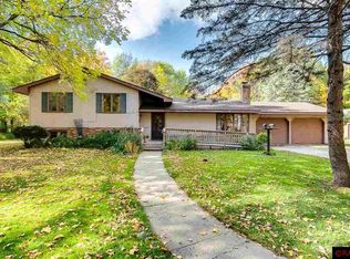 28391 Lexington Rd, Le Sueur, MN 56058