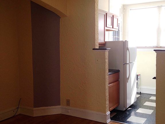 5th image of 1224 W Jarvis Ave APT 3S