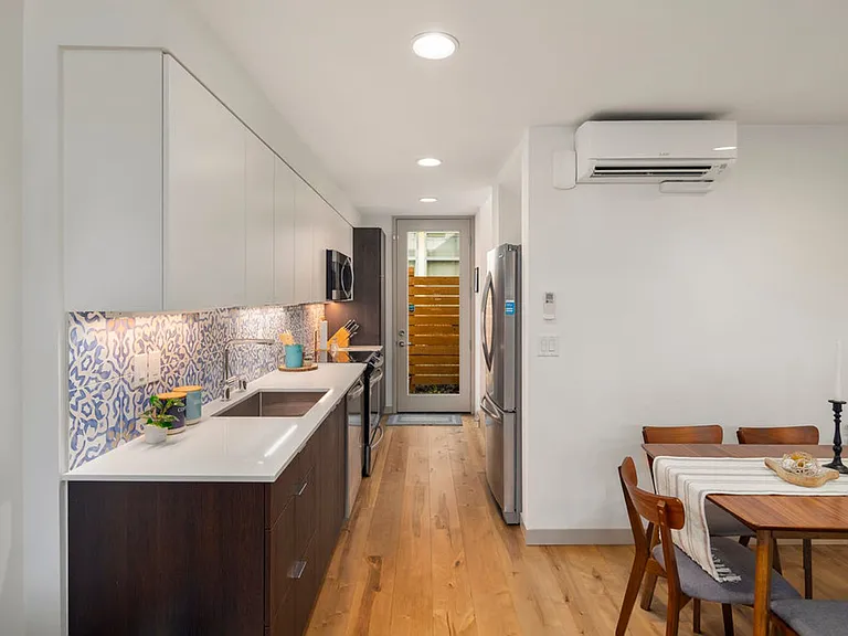 3415 Beacon Ave S #B — Photo 6