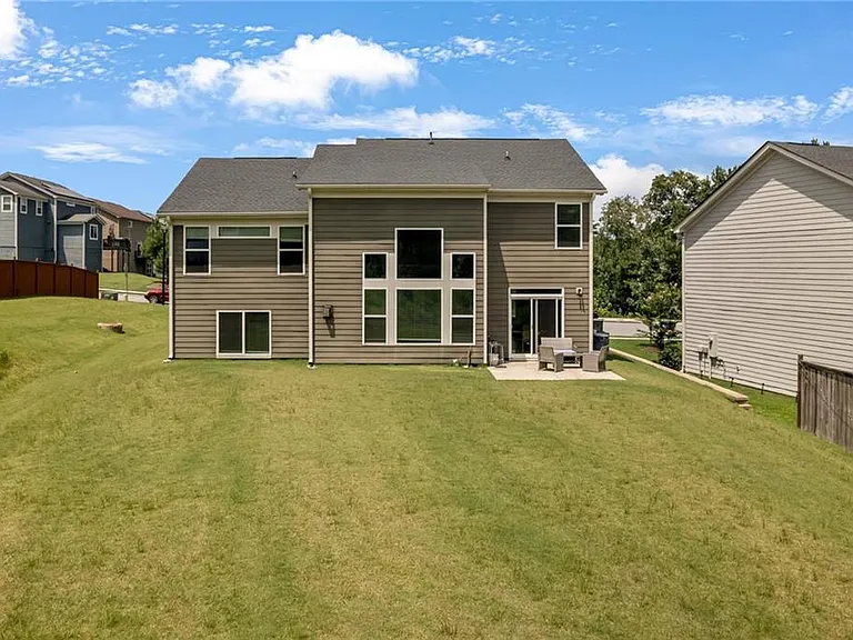 1645 Hillcrest Dr — Photo 27