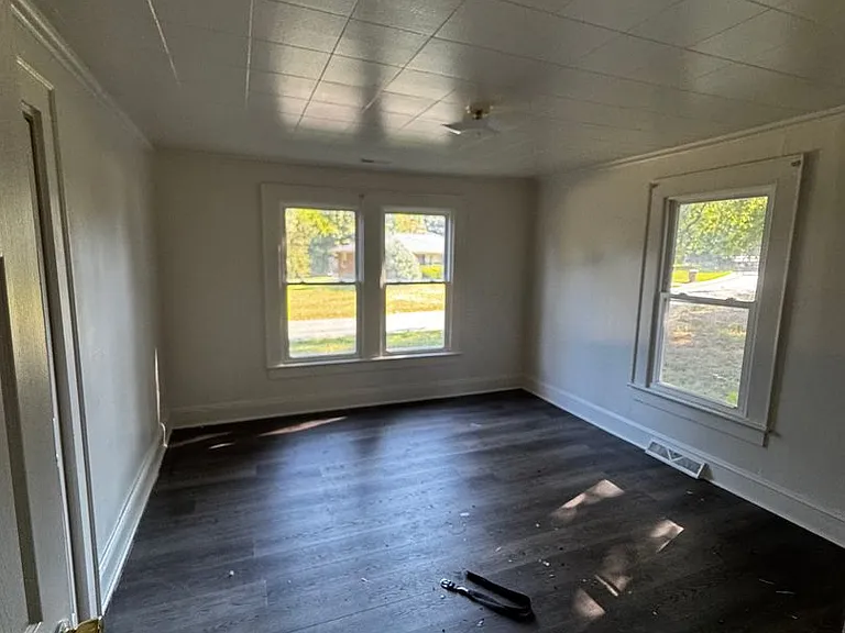 408 Ross Grove Rd E — Photo 8