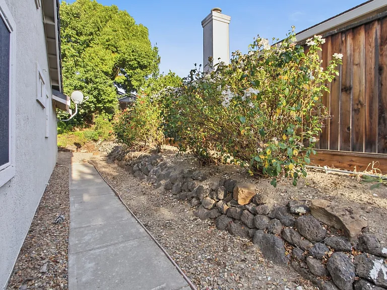 5135 Tehachapi Way — Photo 33