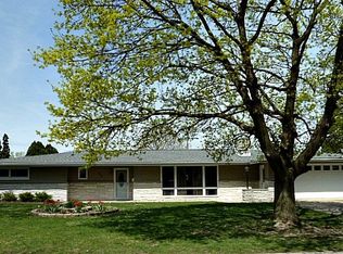 210 Regent St, Lincoln, IL 62656