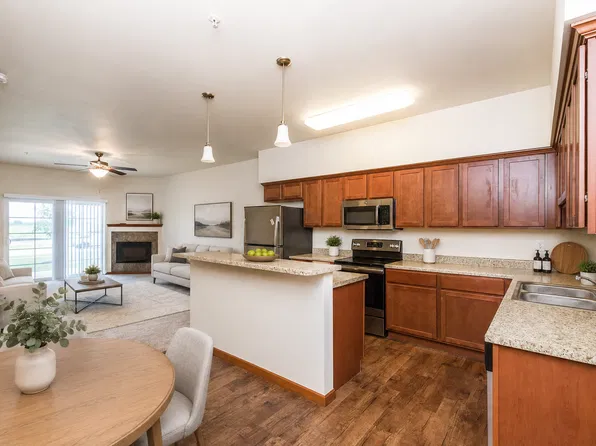 Coral Springs, 2894 Coral Ct, Coralville, IA 52241
