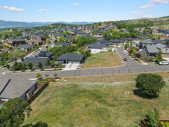 3rd image of 4469 Vista Pointe Dr