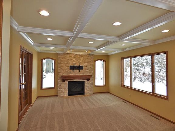5th image of 2037 Parkview Ln