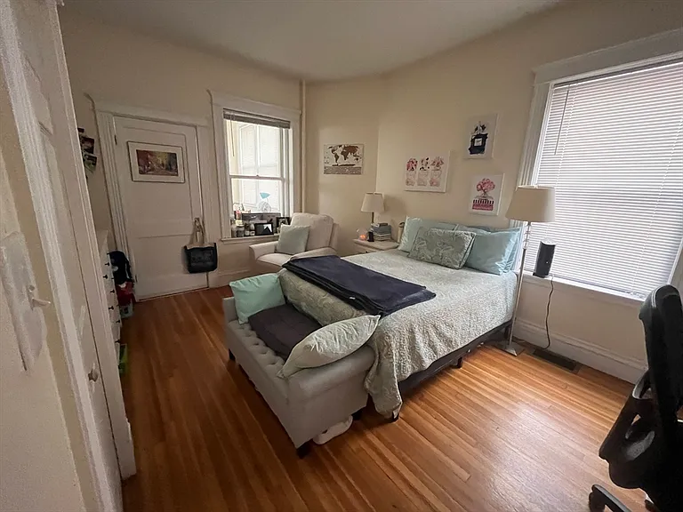 1033 Beacon St #1 — Photo 23
