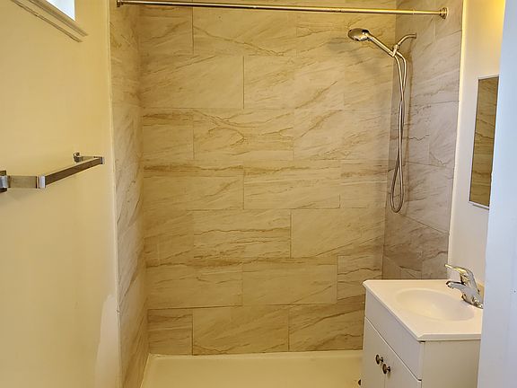 3rd image of 3464 S Lincoln St #3464