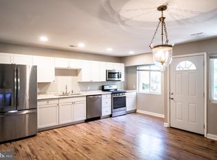 825 Meadowview Ln, Mont Clare, PA 19453
