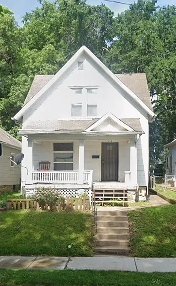 218 N Elmwood Ave — Photo 1