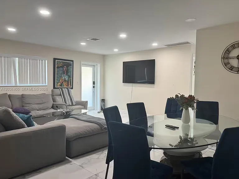 1716 Liberty St — Photo 6