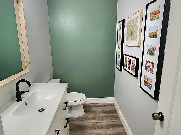 583 NW 35th Pl — Photo 8