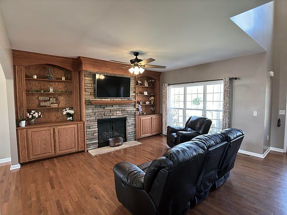4th image of 325 Payne Dr