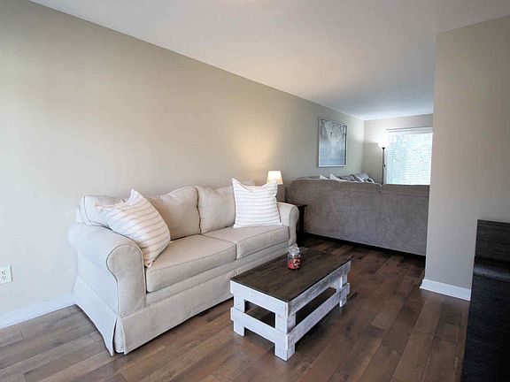 2nd image of 869 La Pointe Dr