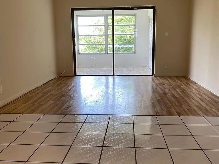 9440 SW 8th St #401 — Photo 15