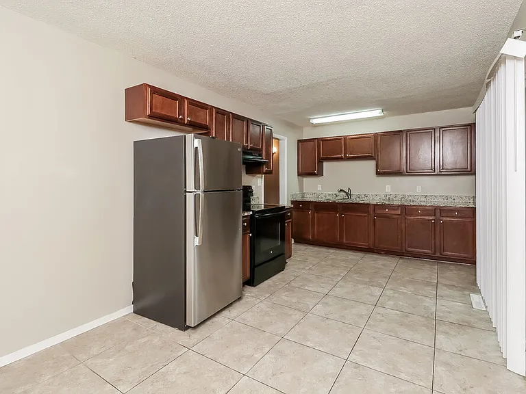 4121 Carlyle Dr — Photo 11