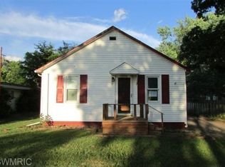 706 S Lincoln Ave, Three Rivers, MI 49093