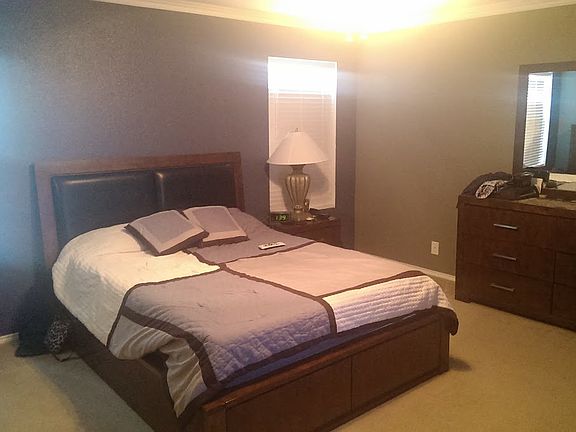 Master bedroom (with walk in closet)