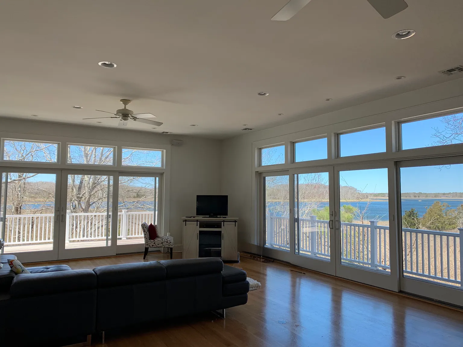 3 bed, 3.5 bath, 2850 sqft, $5,000 — Photo 3