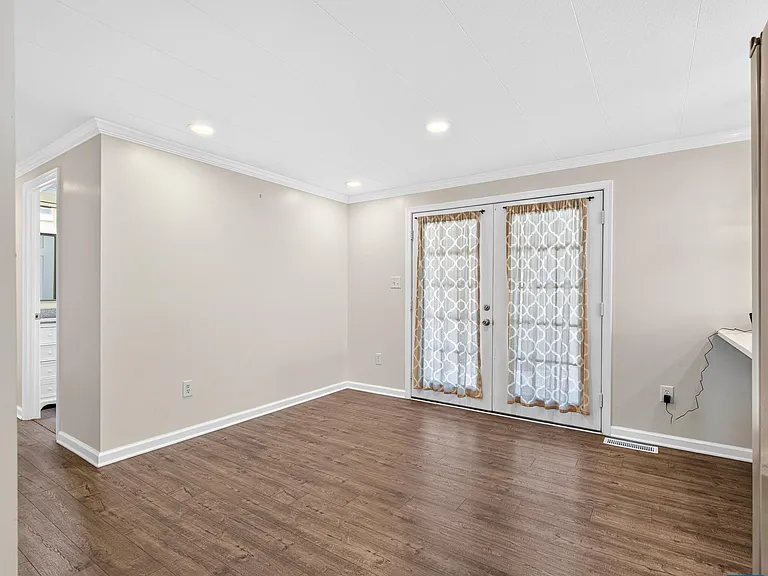 625 S Spotswood Trl — Photo 14