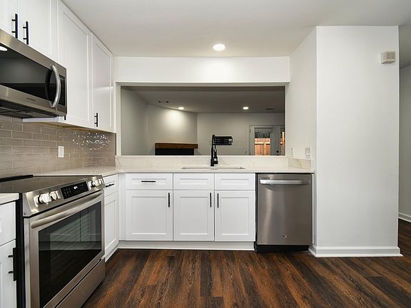 3rd image of 1606 Queen Anne Ct