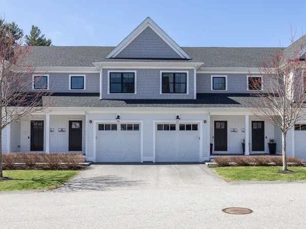 26 Southfield Ln #26, Sherborn, MA 01770