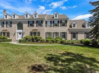 10 Cherokee Rd, Canton, MA 02021