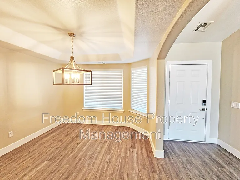 4591 Stoneham St — Photo 10