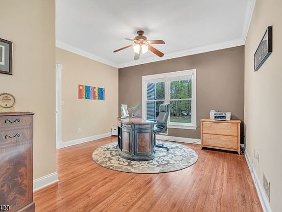 5th image of 825 Carnoustie Dr