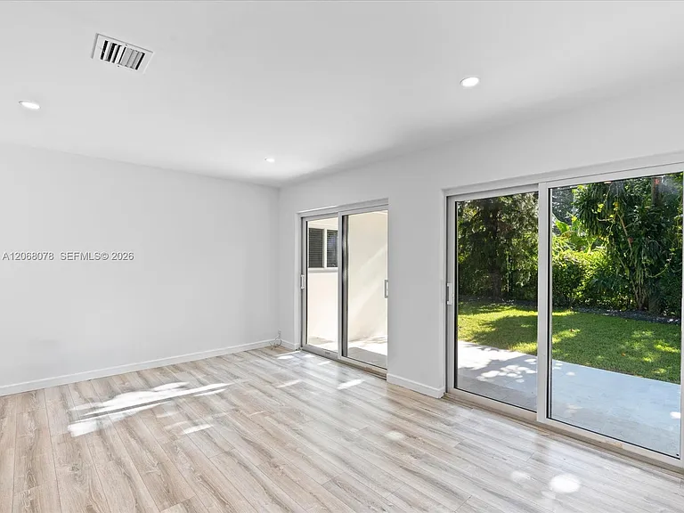 5406 S Le Jeune Rd — Photo 15